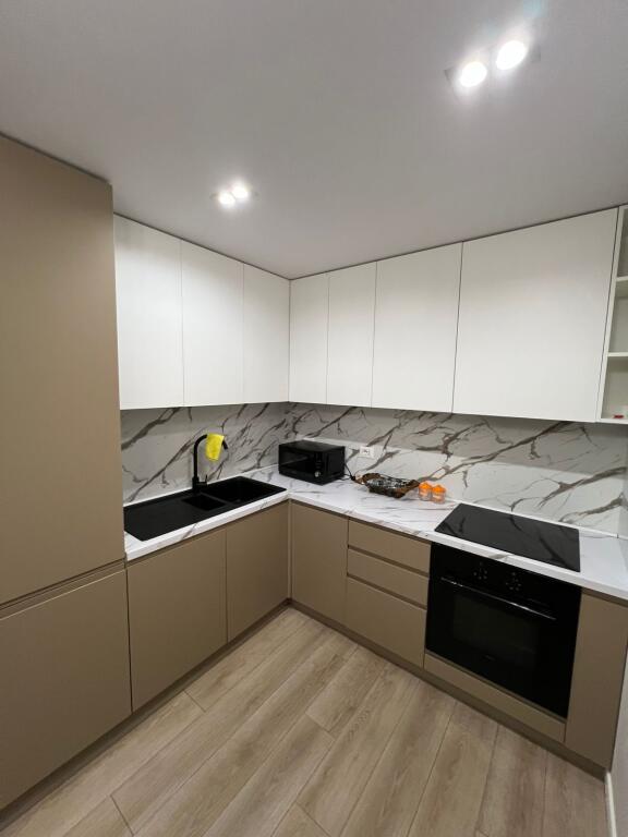 Jepet me qira 1+1 te SQUARE 21 RR.e KAVAJES 75.000 leke