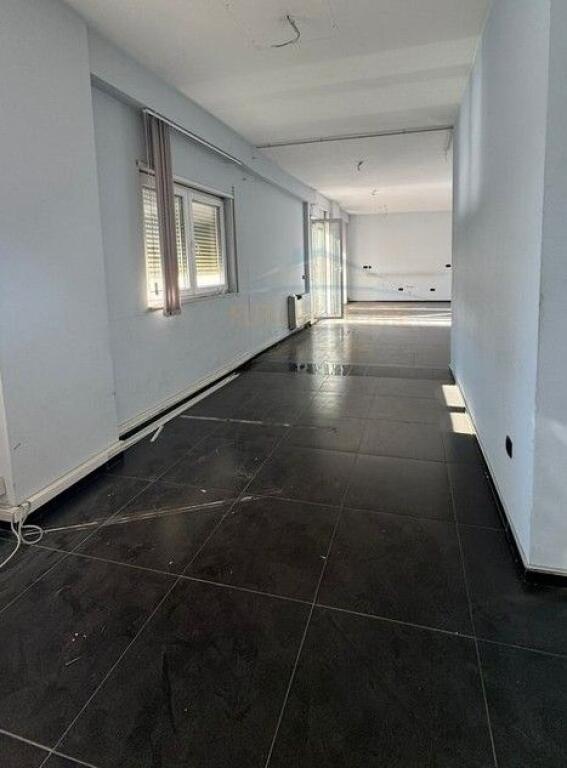 Qera, Ambient për Zyra, Bulevardi Gjergj Fishta, Tiranë.