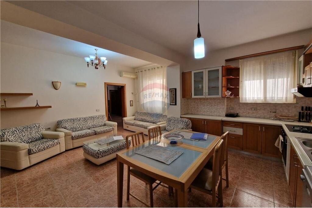 2+1 Apartment for Rent – Lungomare, Vlorë
