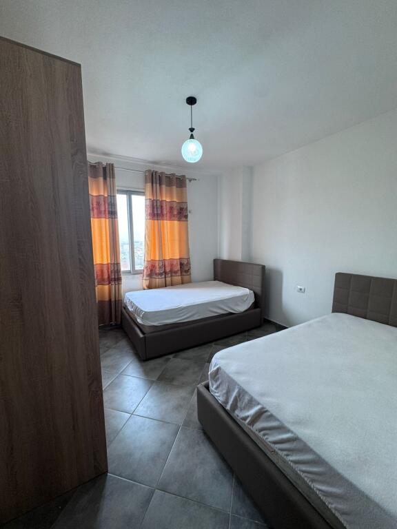 Jepet me qera ap 2+1 unaza e re astir