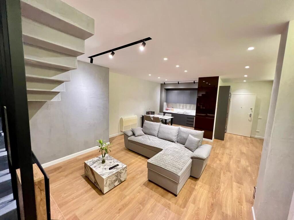 📣 SUPER DUPLEX FOR RENT 👉 Typology 2+1+2 📍Near the Center 🛣️ "Barrikadave" Street ✨