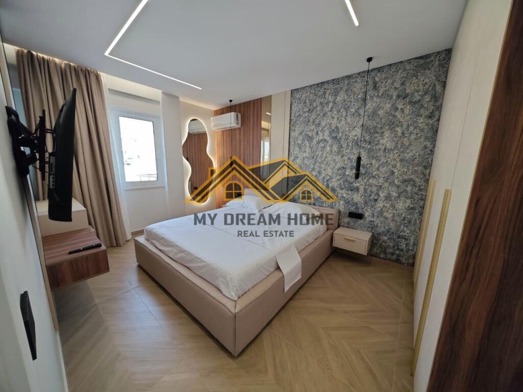 SUPER PAPAFINGO ME PAMJE DETI VIJE E PARE NE PLAZH PER SHITJE !