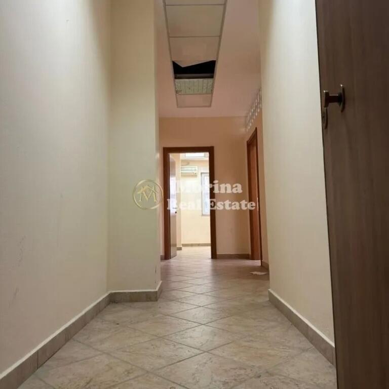 Qera, Ambient Biznesi , Qender, 1150 Euro/Muaj