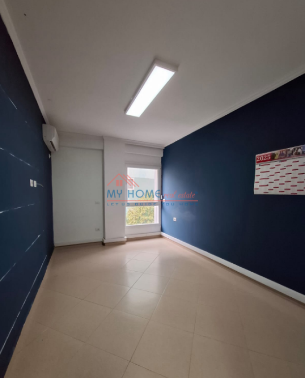 Ufficio in affitto nel centro di Tirana