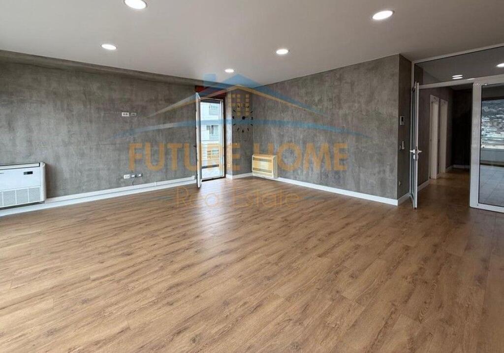 Qira, Ambient per zyra, Hilton Garden Inn Tirana.