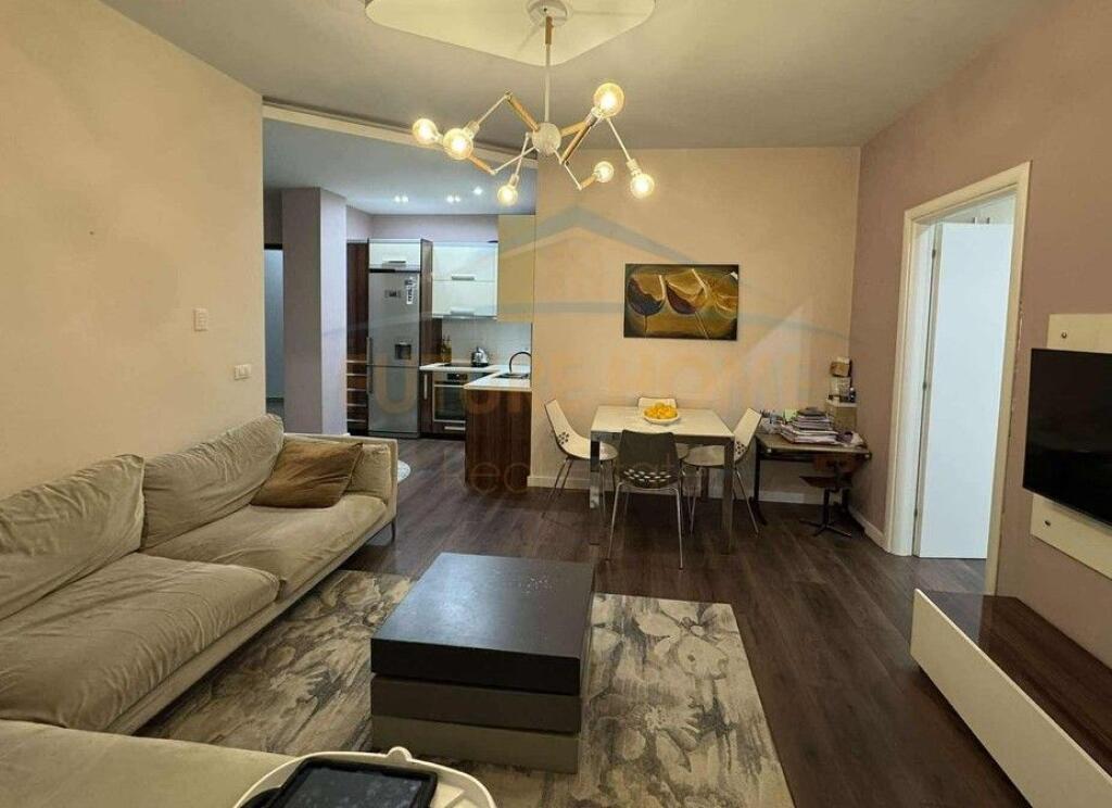 Affitto, Appartamento 1+1 +POSTO AUTO, Lago Secco, Tirana