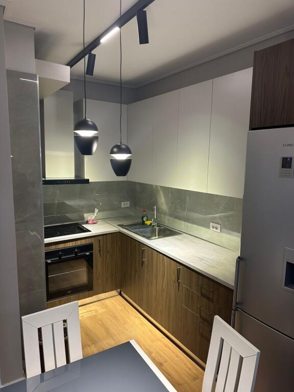 Jepet me qira 1+1 UNIVERS CITY 400 mije