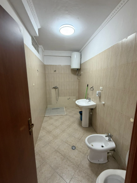 🏠 Shitet apartament 1+1 – Fresk