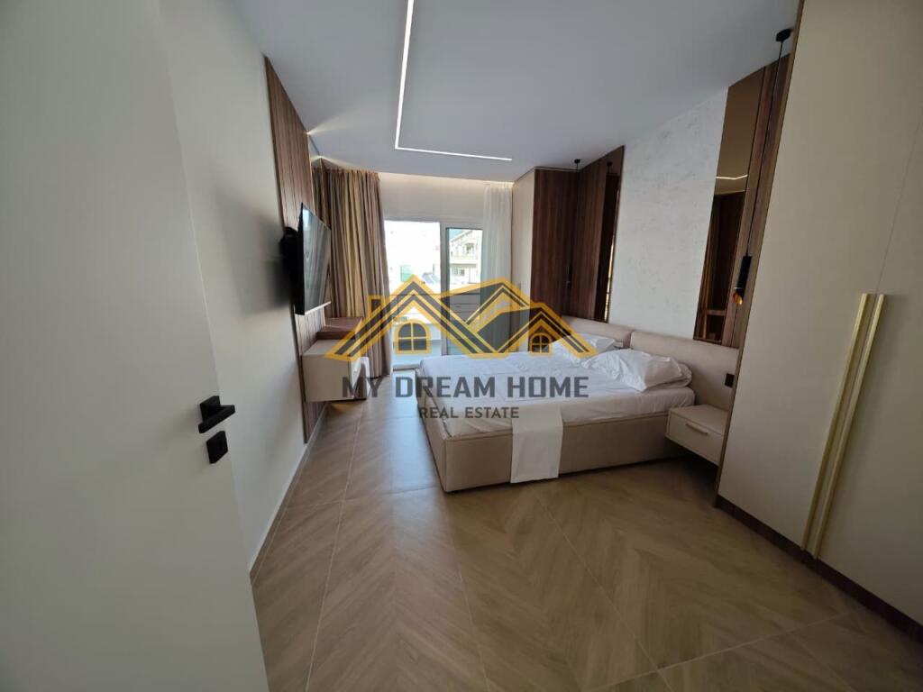 SUPER PAPAFINGO ME PAMJE DETI VIJE E PARE NE PLAZH PER SHITJE !