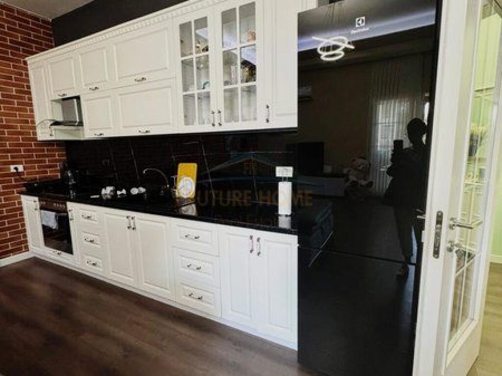 For sale, Apartment 1+1+ Veranda, Fresk, Tirana.