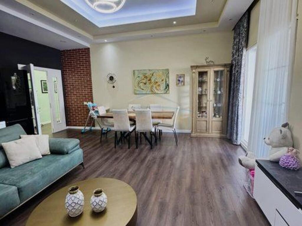 For sale, Apartment 1+1+ Veranda, Fresk, Tirana.