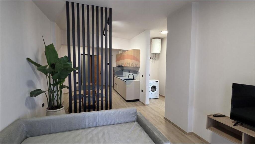 🏢 Apartament 1+1 për Shitje – Lungo Mare, Vlorë