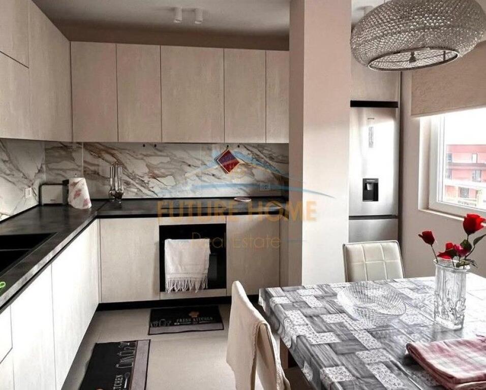 Affitto, Appartamento 1+1 presso Komuna e Parisit