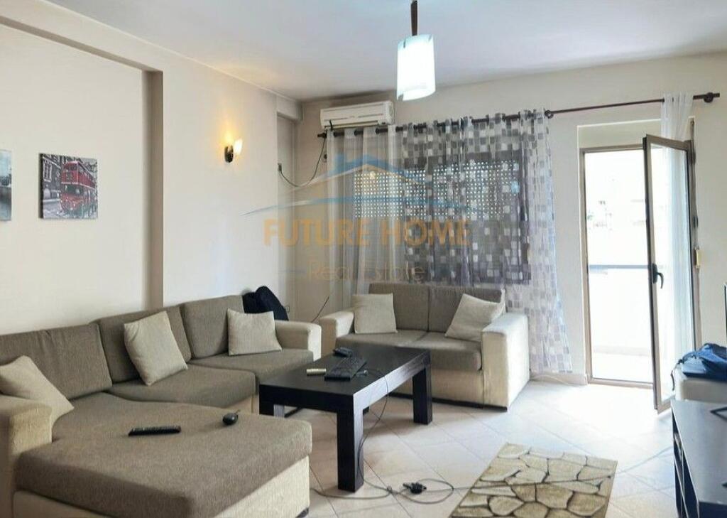 Shitet, Apartament 1+1, Rruga Riza Cerova