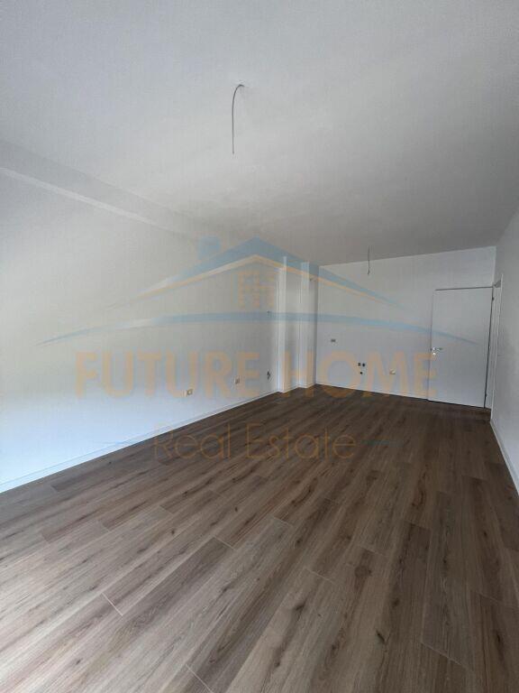 Shitet, Apartament 2+1+Verande, Unaza e Re