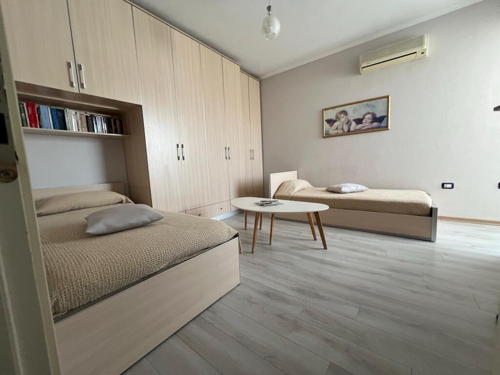 JEPET ME QERA APARTAMENT 2+1  DON BOSKO (pranë shkollës “Qazim Turdiu