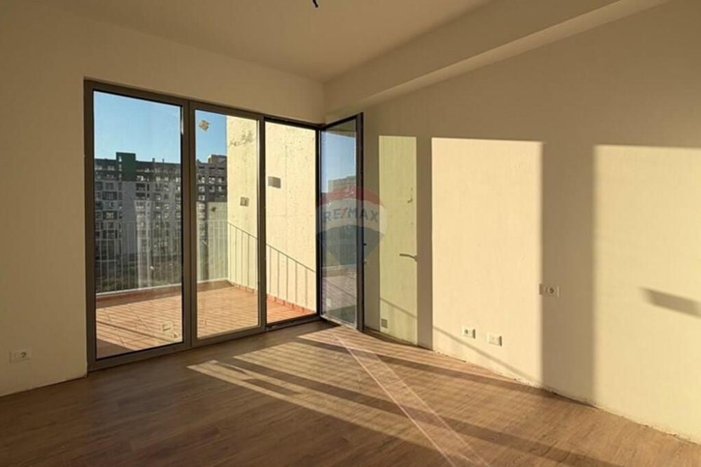 PARK AVENUE,Shesim 2+1+2 +Verande ID: 530261047-97