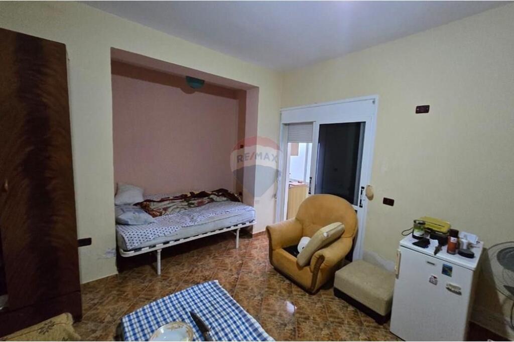 🏡 Garsoniere për Shitje – Lungomare, Vlorë (pranë Rira, vija e dytë)