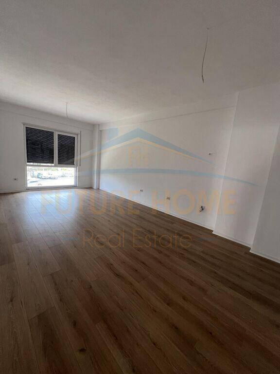 Shitet, Apartament 2+1+Verande, Unaza e Re