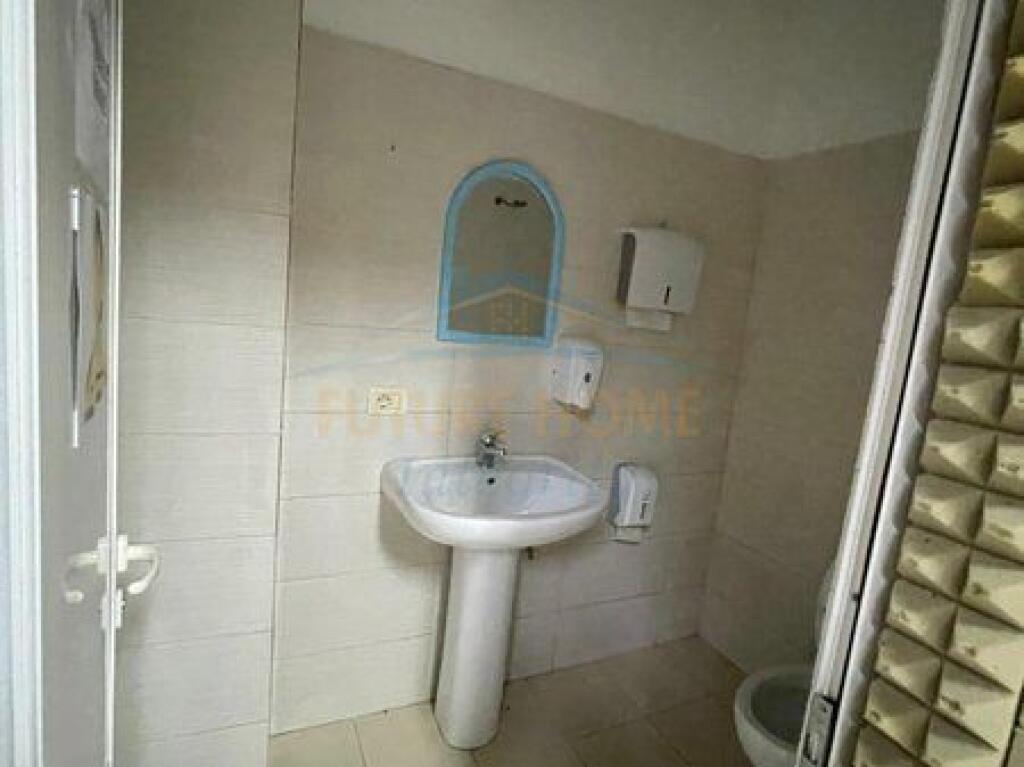 Rent, Business Premises, Elbasan Street, Tirana..