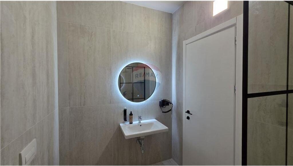 🏢 Apartament 1+1 për Shitje – Lungo Mare, Vlorë