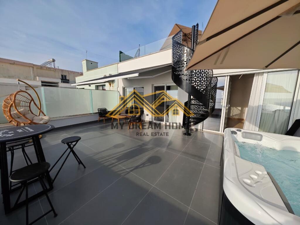 SUPER PAPAFINGO ME PAMJE DETI VIJE E PARE NE PLAZH PER SHITJE !