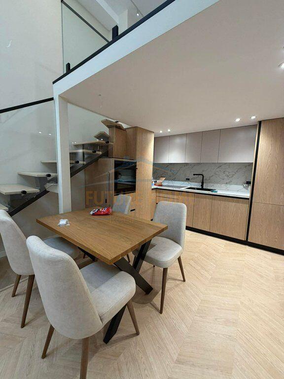 In vendita, Duplex + Posto Auto, Golden Park