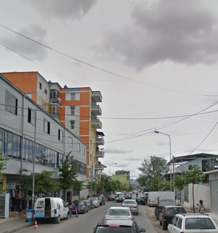 497 m² business unit for sale in Kamez at a bargain price