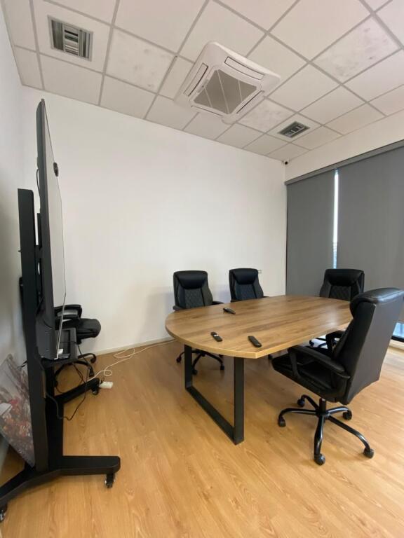 🏢 Business Premises for Sale – Square 21 Complex