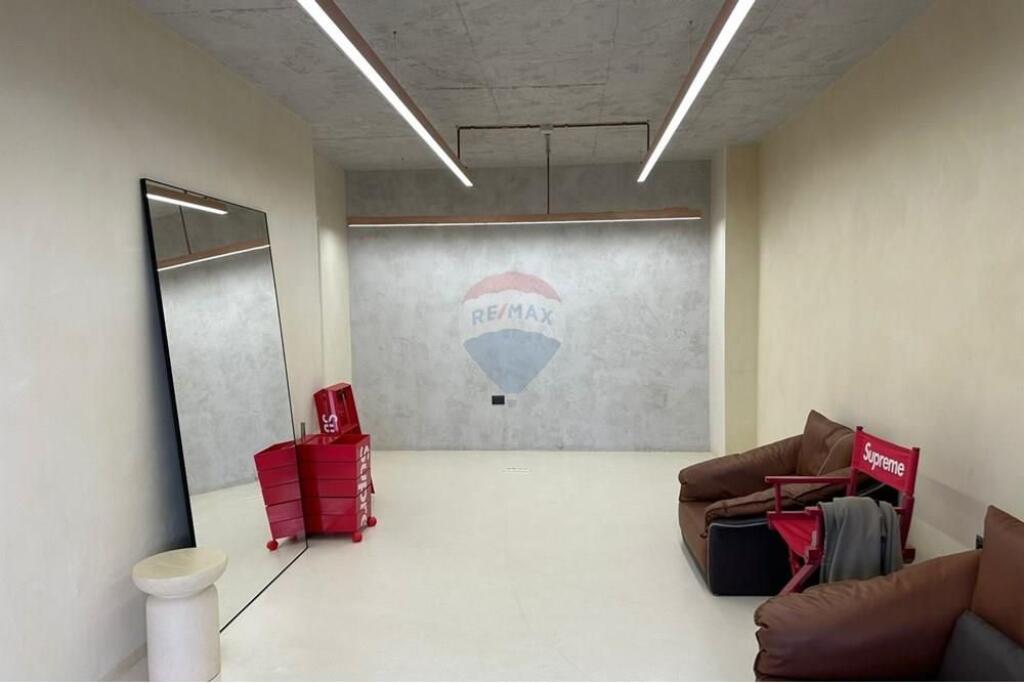 Dyqan - Për Shitje - Kika 2, Tiranë(ID: 530261046-461)