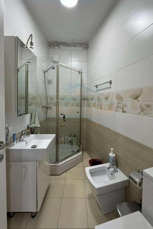 Affitto, Appartamento 1+1 +POSTO AUTO, Lago Secco, Tirana