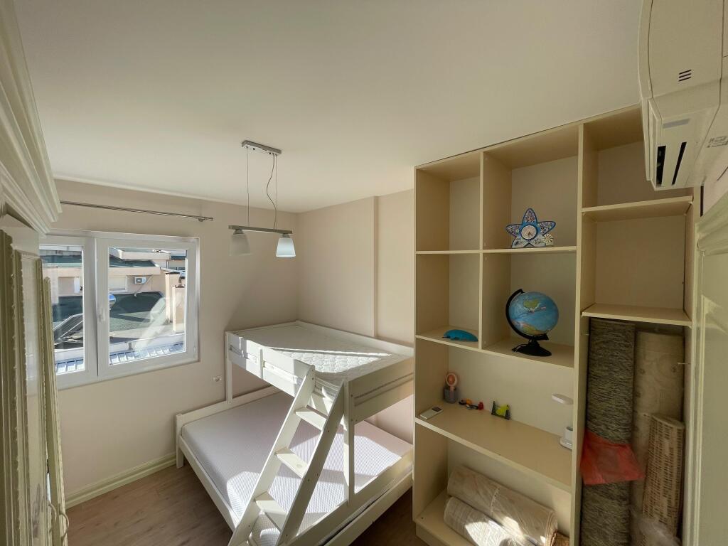 Super 3+2 with 🅿️ Parking at DRY LAKE