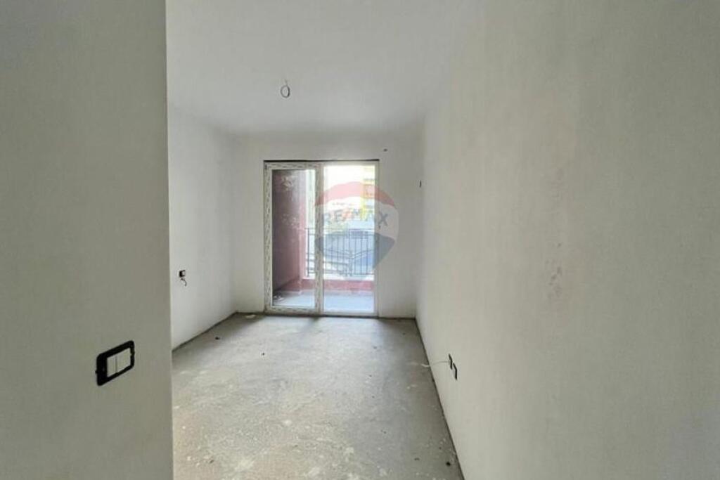Apartament 1+1 per shitje, Ish station i trenit, prane Bulevardit te Ri!