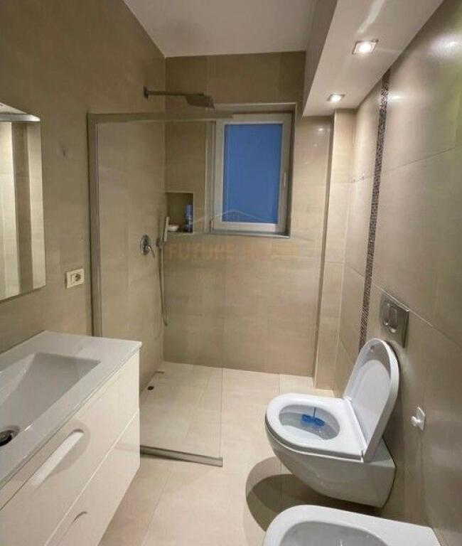 Qera, Apartament 2+1+2, Kristal Center, Komuna e Parisit, Tirane