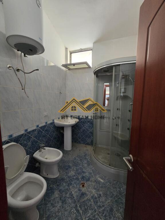 PAPAFINGO 3+1+2 ME GARAZH PER SHITJE !