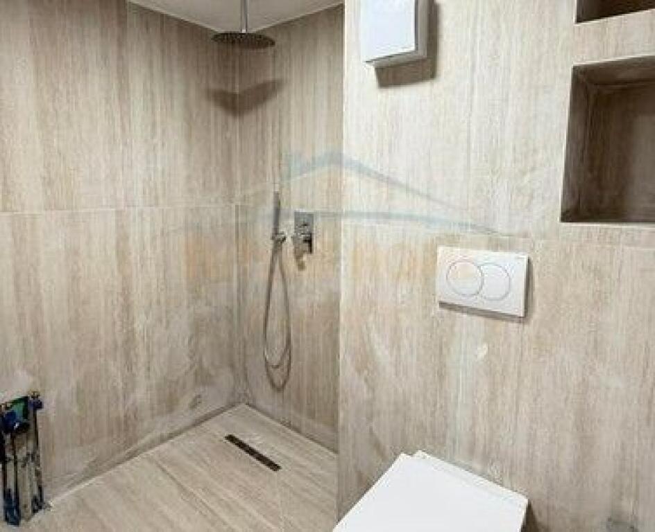 For rent, Duplex + PARKING SPACE, Golden Park.