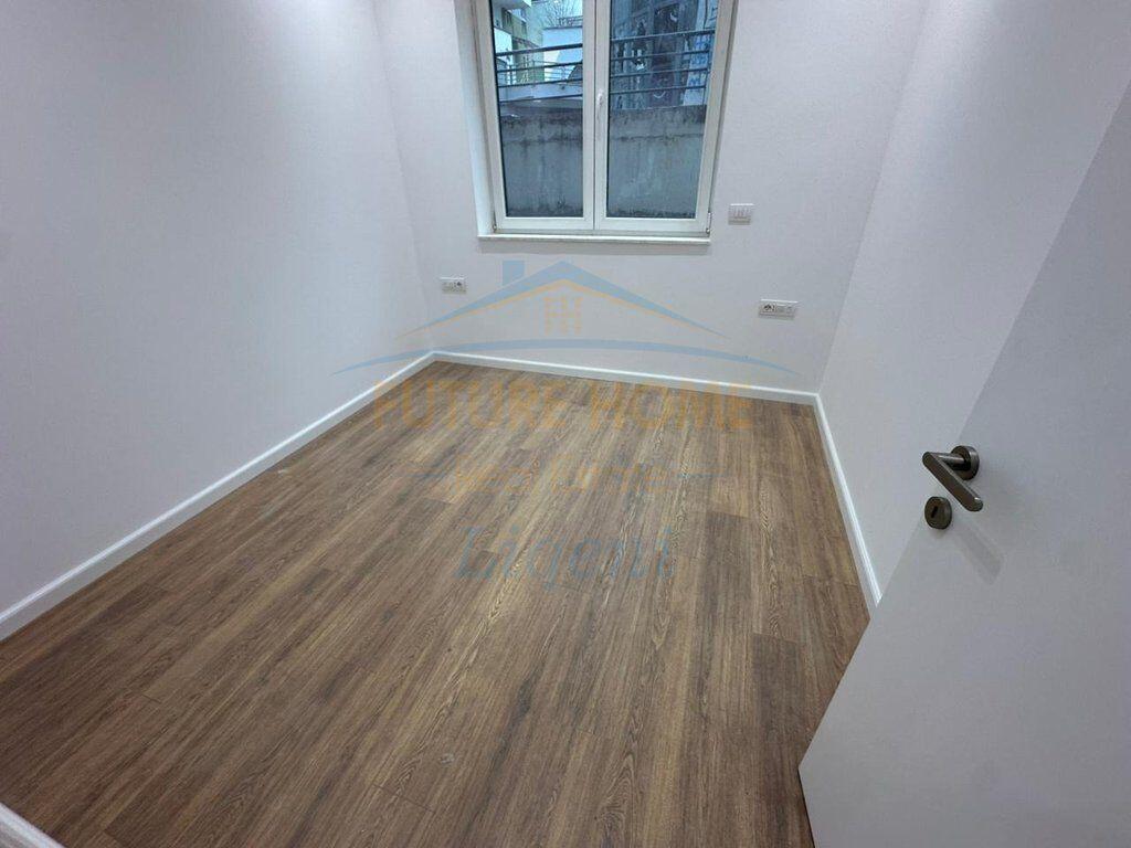 Shitet, Apartament 1+1, Rruga Eduard Mano, Liqeni i Thate, Tiranë. 140,700 €