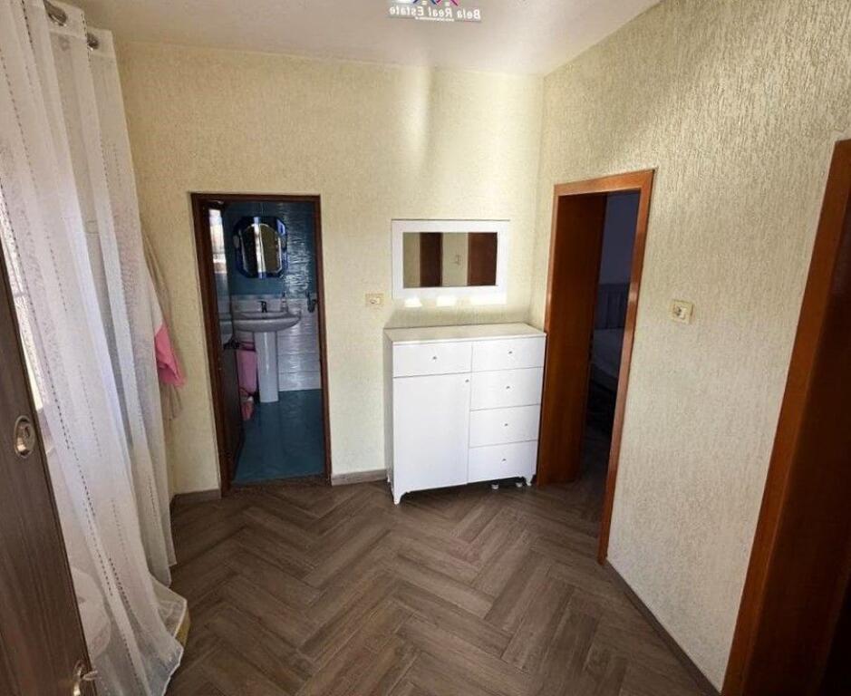 Vile 2-Kateshe Me Qera Ne 5 Maj (ID BV22552) Tirane