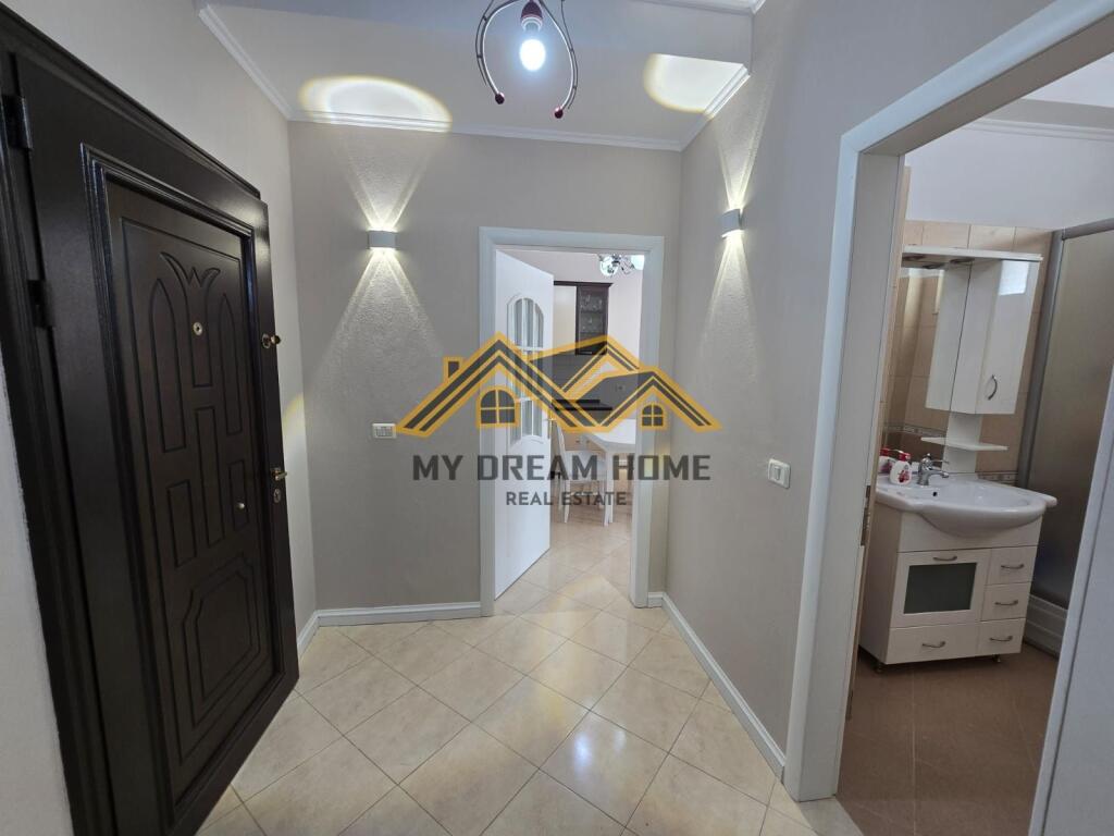 JEPET ME QERA APARTAMENT 1+1 ISH URT DURRES