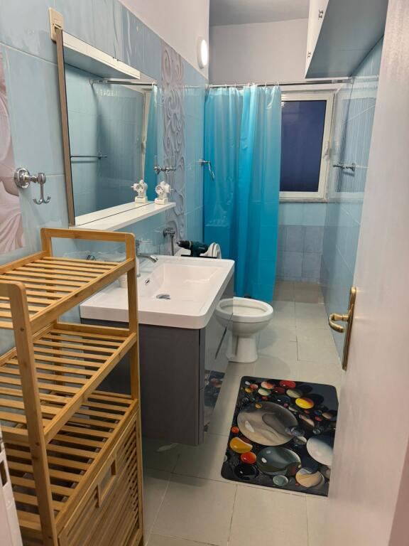 📣 QERA Apartament 1+1 📍 Prane 21-Dhjetorit 🛣️ Rruga e "Kavajes"✅I Pa Banuar Me Pare  ✨ 💶 Cmimi 65.000 Leke/Muaj