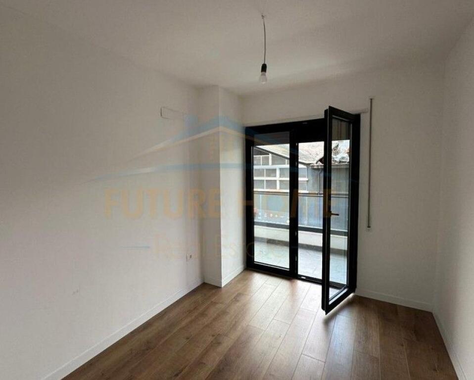 Affitto, Appartamento 2+1+2, Comune di Parigi, Tirana