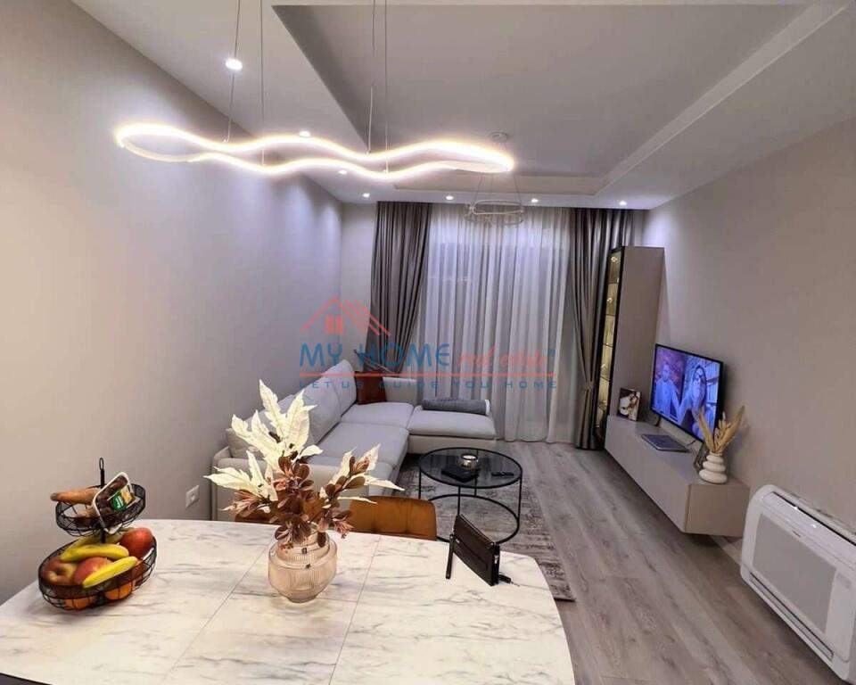 Apartament 2+1 + post parkimi me qera kompleksi Kontakt 21 dhjetori ne Tirane