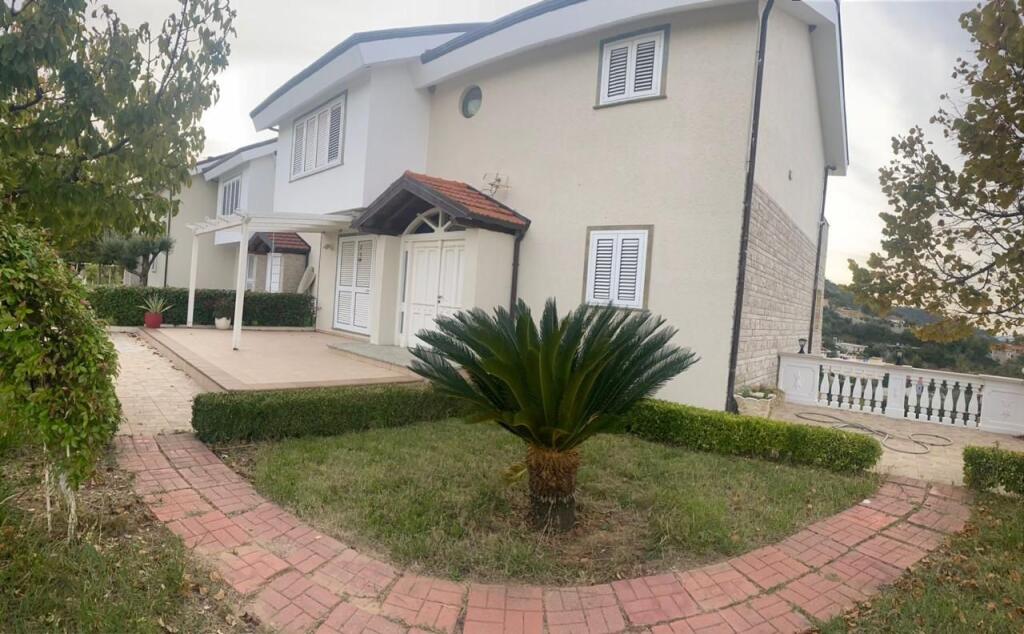 Jepet me qera Vile private ne Yrshek