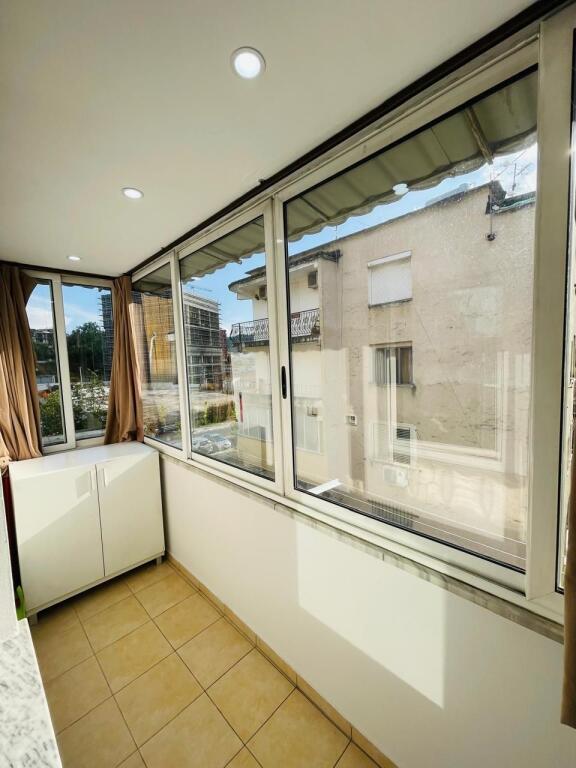 JEPET APARTAMENT ME QIRA 2+1 GARDA,LIQENI