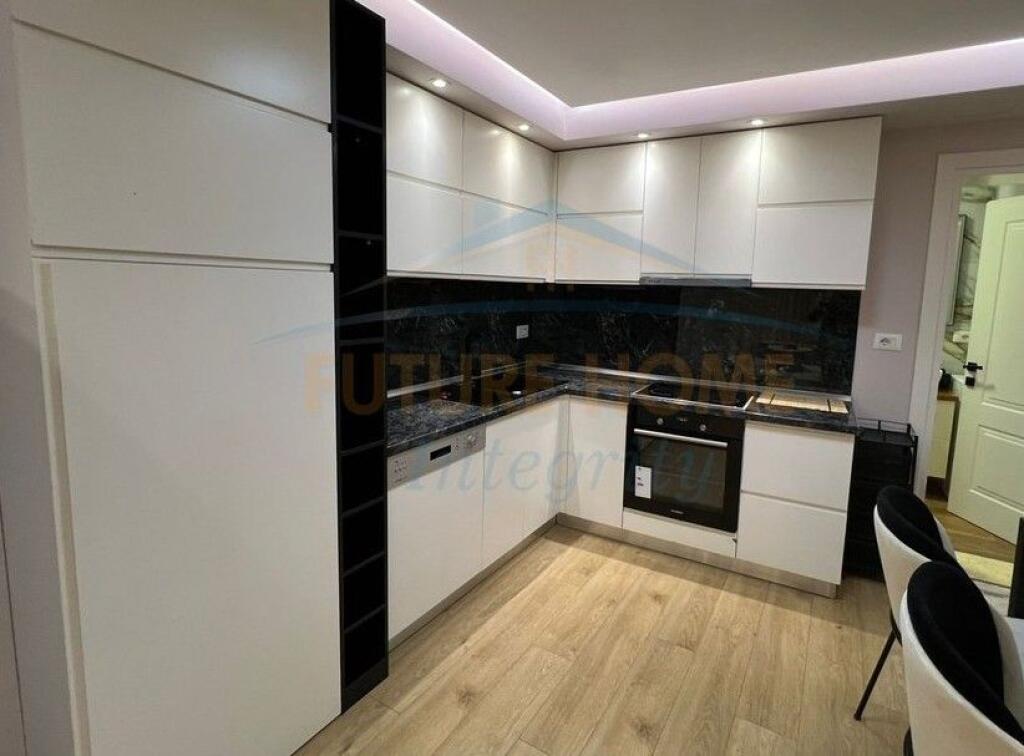 Qera Okazion - Apartament i mobiluar 2+1 tek Oxhaku ne Tirane