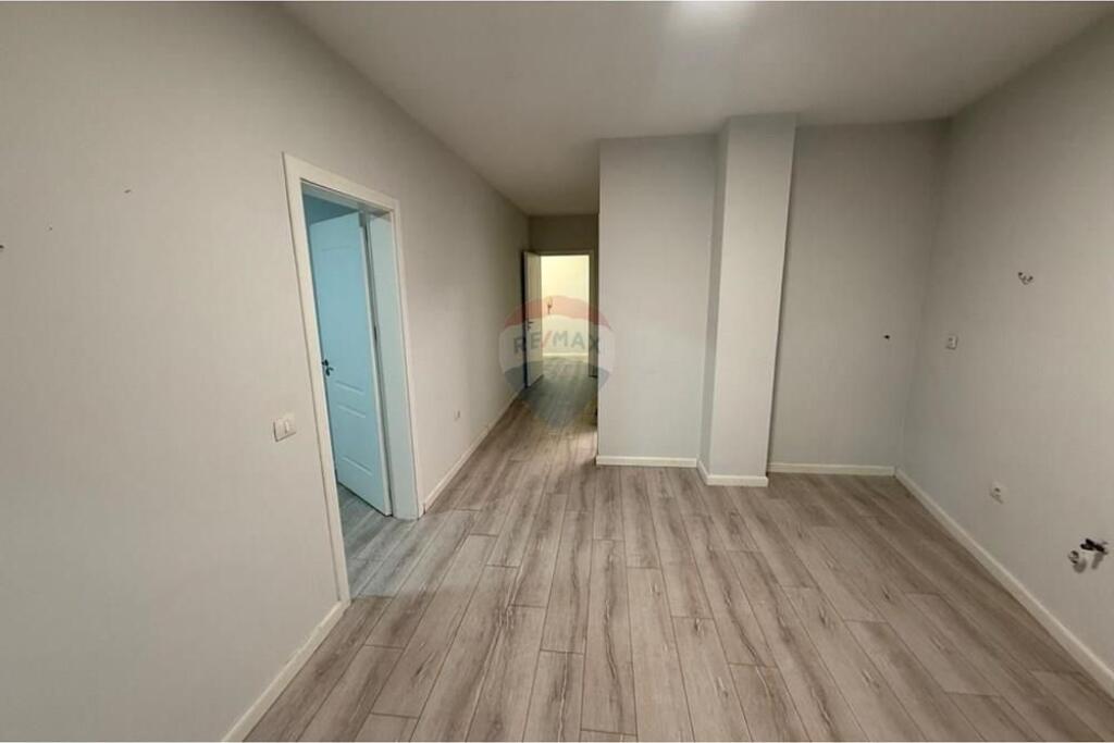 APARTAMENT 2+1 ME QIRA PER ZYRE