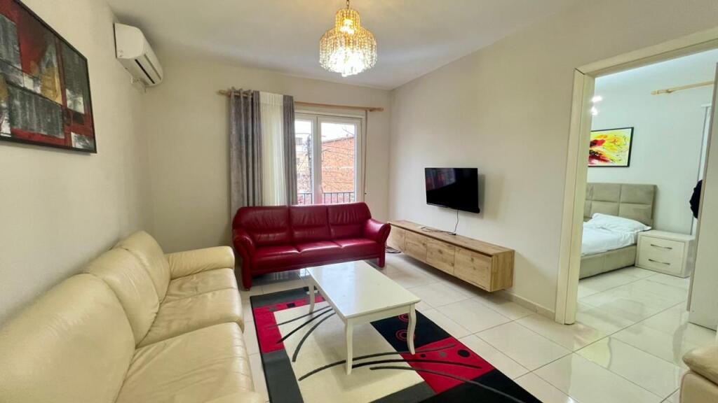 In Affitto: 2+1📍Facoltà di Scienze (Viale Zogu 1) - Palazzo V.2023 - Cucina Separata - Sup. 80m² - 60.000 Lek || Zona molto tranquilla e ricercata🏡