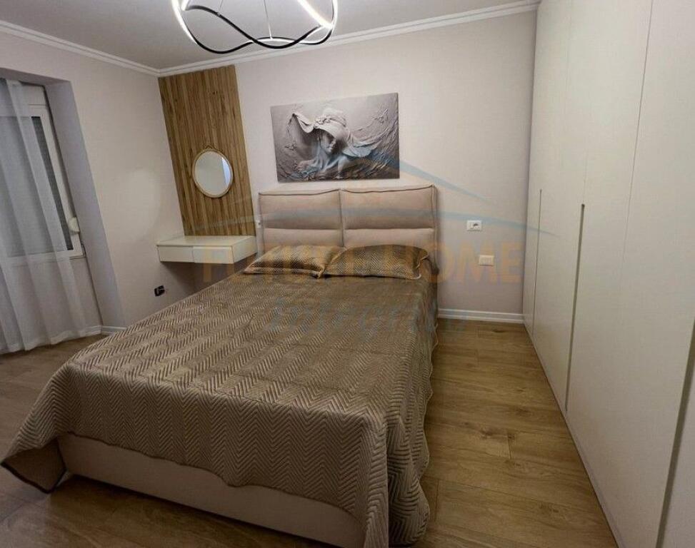 Qera, Apartament 2+1, Oxhaku, Tiranë.