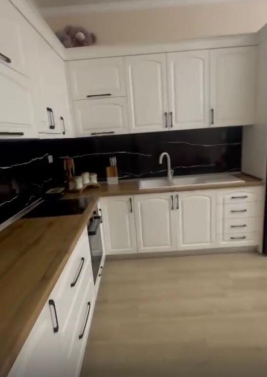 Shitet Apartament 2+1 SHKOZE