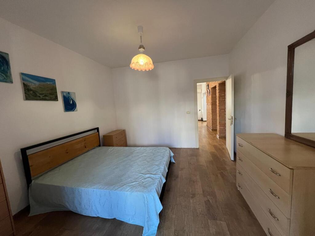 Jepet me qira Apartament 1+1, Pazari i Ri, Tiranë